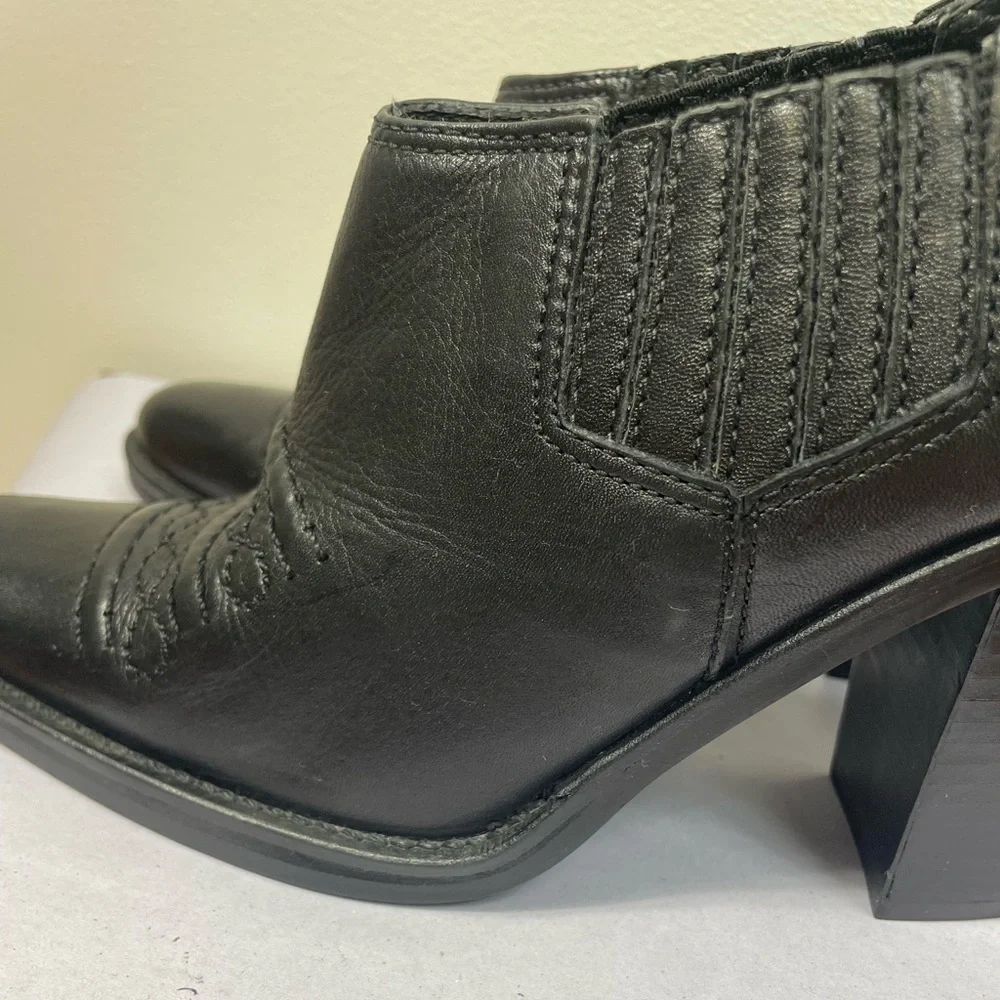Zodiac Western Heeled Ankle Booties 6 Black Chelsea Slip-On Pointed Chunky 90s
